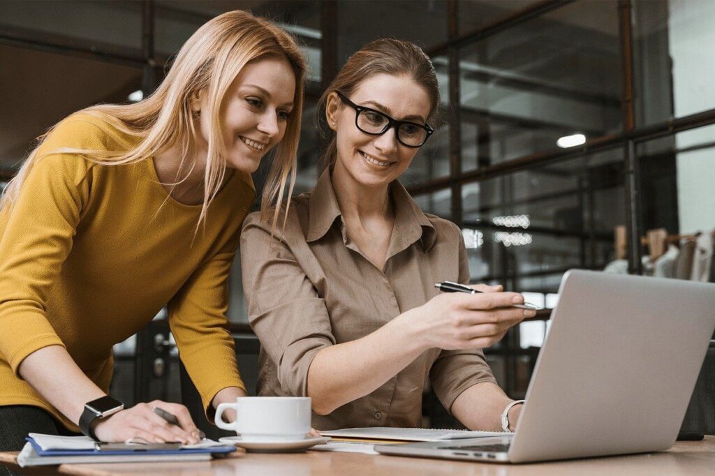 Mitarbeiterbindung: Weshalb Unternehmen mit Benefits oft am Ziel vorbeischießen 1 Mitarbeiterbindung entsteht durch emotionale Bindung zum direkten Vorgesetzten